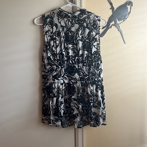 Anne Taylor Loft Top (L) - Picture 2 of 2